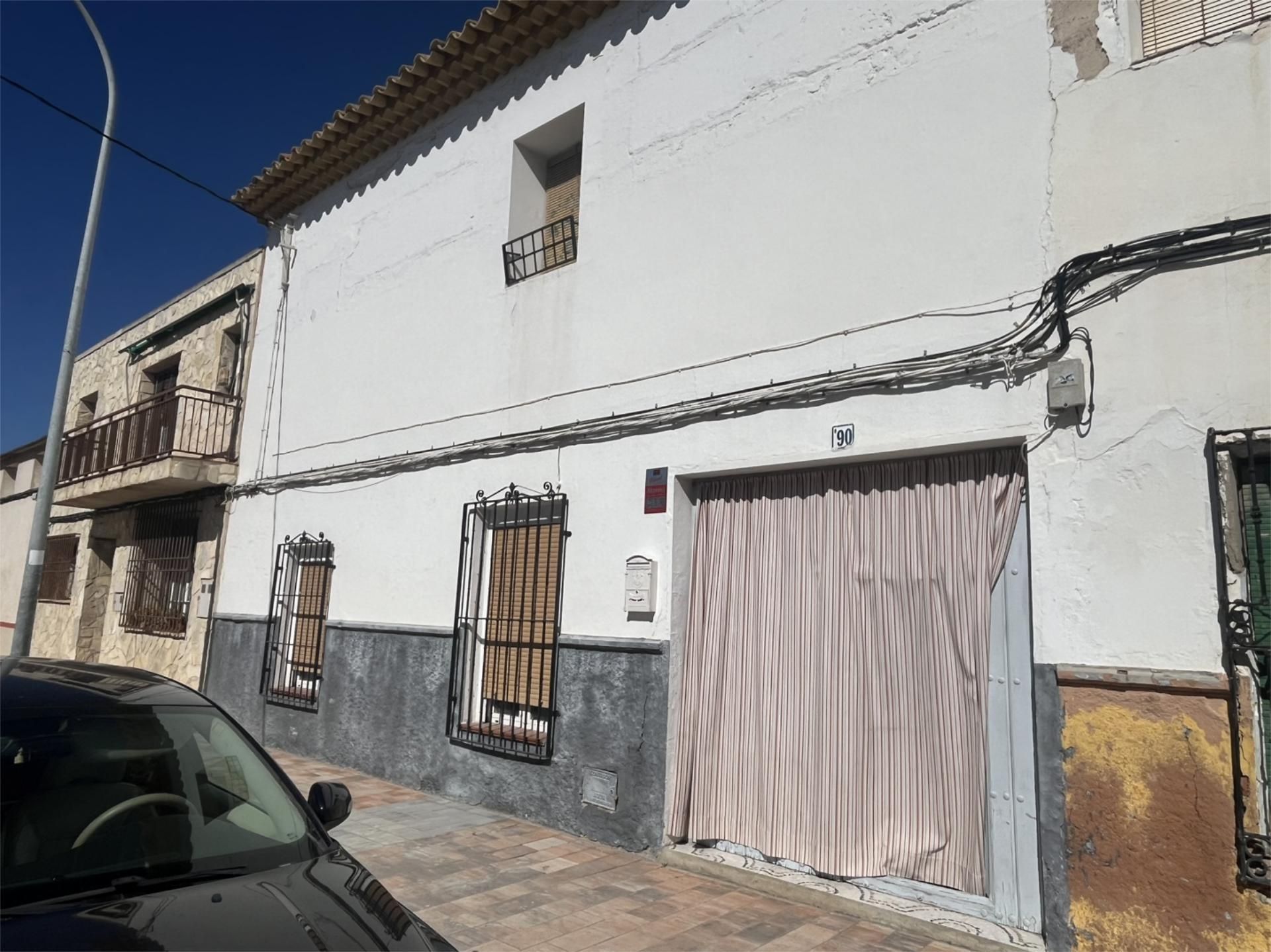 Vista exterior de Casa adosada en venda en La Villa de Don Fadrique amb Terrassa i Traster