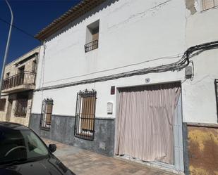 Vista exterior de Casa adosada en venda en La Villa de Don Fadrique amb Terrassa