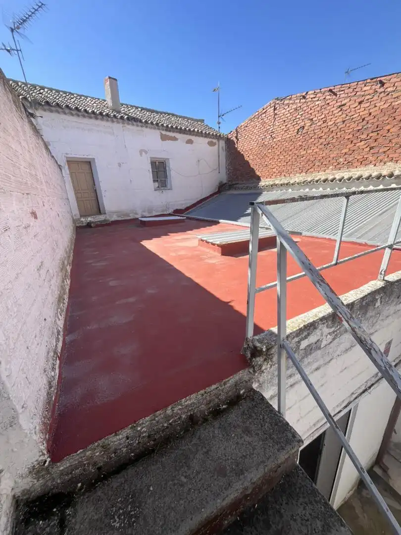 Casa adosada en venda a Avenida de la Constitución, 90, La Villa de Don Fadrique Terrassa de Casa adosada en venda en La Villa de Don Fadrique amb Terrassa, Traster i Moblat