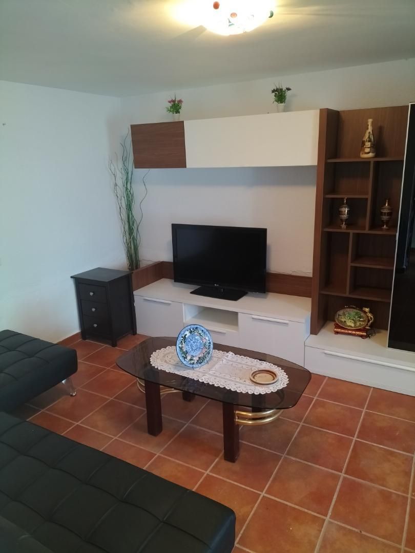 Living room of Single-family semi-detached for sale in Valdefinjas  with Furnished, Oven and Washing machine