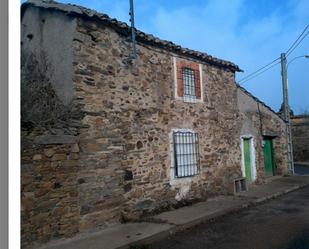 Vista exterior de Casa adosada en venda en Val de San Lorenzo