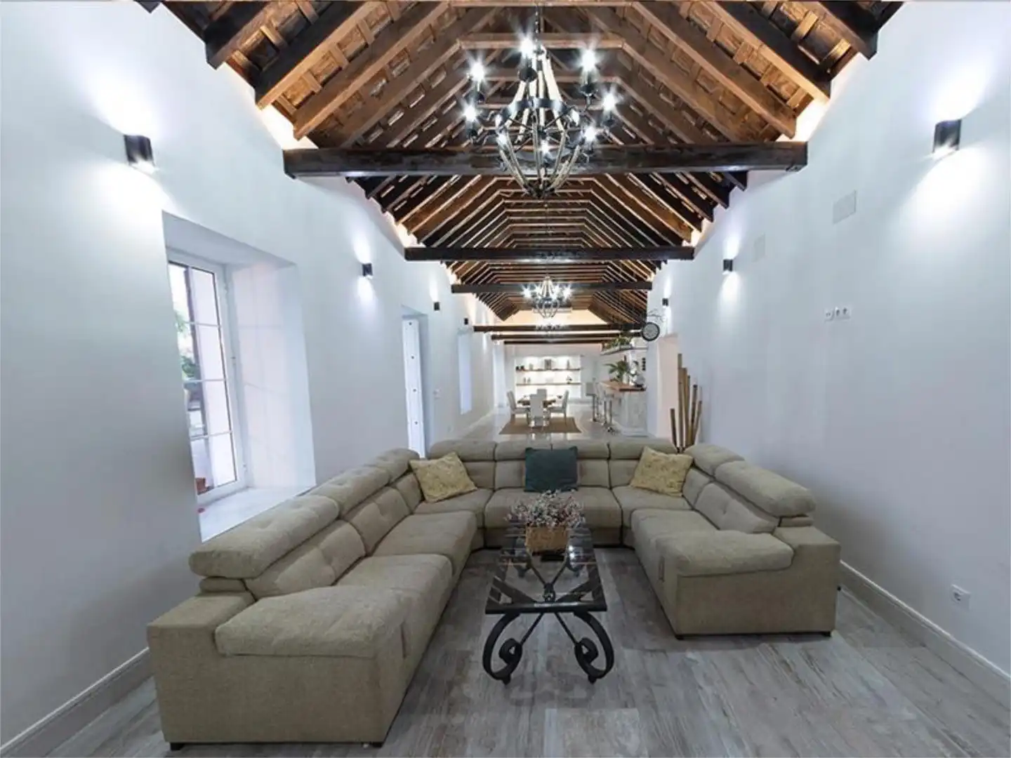 Sala d'estar de Finca rústica en venda en Las Cabezas de San Juan amb Aire condicionat, Calefacció i Jardí privat