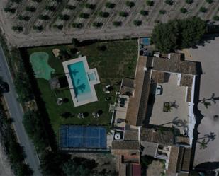 Jardí de Finca rústica en venda en Las Cabezas de San Juan amb Aire condicionat, Terrassa i Piscina