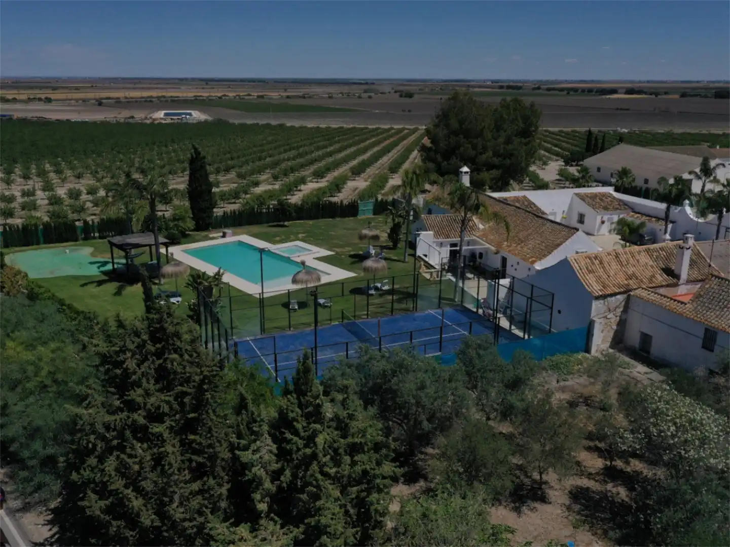 Jardí de Finca rústica en venda en Las Cabezas de San Juan amb Aire condicionat, Calefacció i Jardí privat