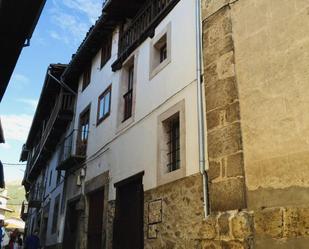 Vista exterior de Casa adosada en venda en Candelario amb Terrassa