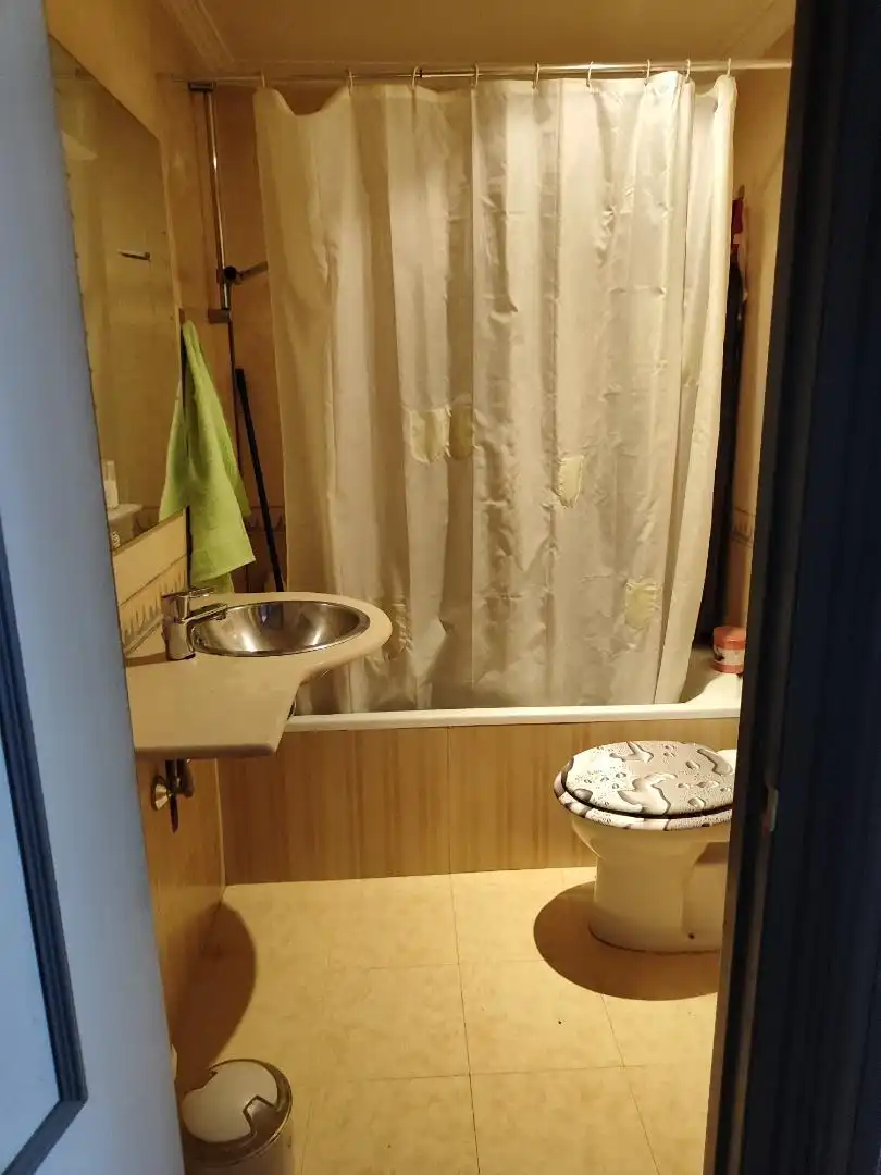 Bathroom of Flat for sale in  Zaragoza Capital  with Air Conditioner, Terrace and Balcony