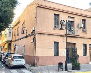 Vista exterior de Casa adosada en venda en Aldaia amb Aire condicionat i Terrassa