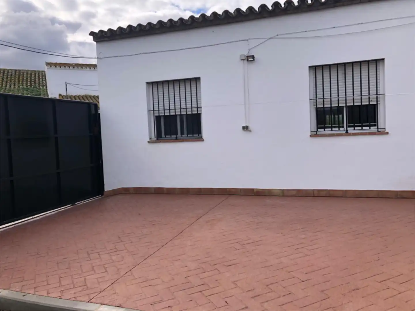 Vista exterior de Casa o xalet en venda en Bornos amb Aire condicionat i Jardí privat
