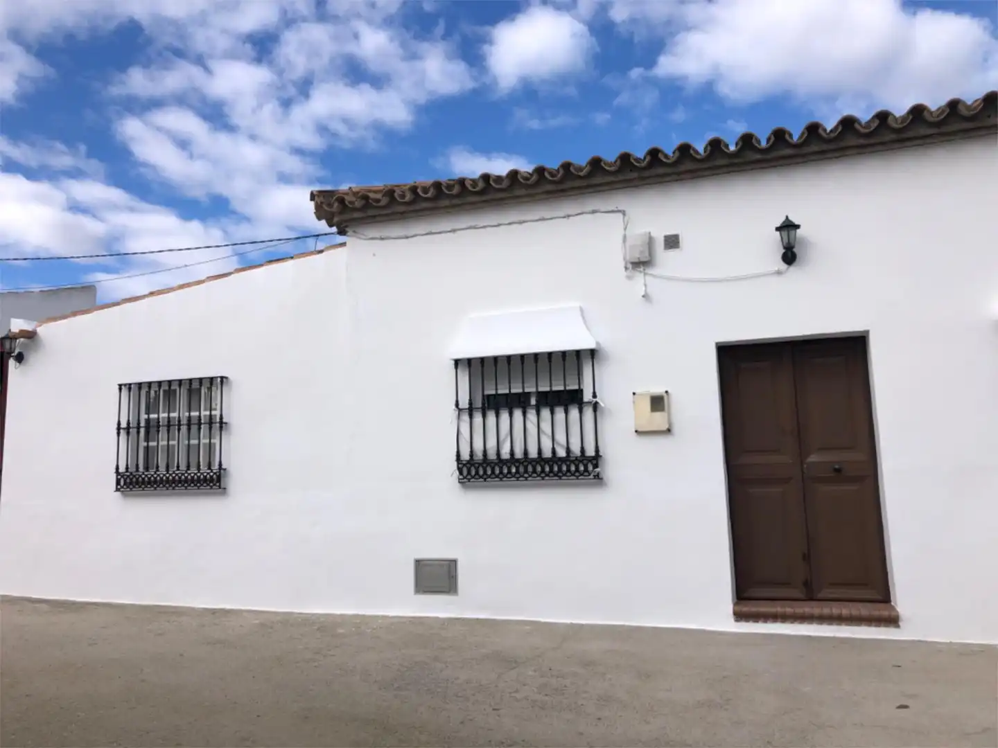 Vista exterior de Casa o xalet en venda en Bornos amb Aire condicionat i Jardí privat