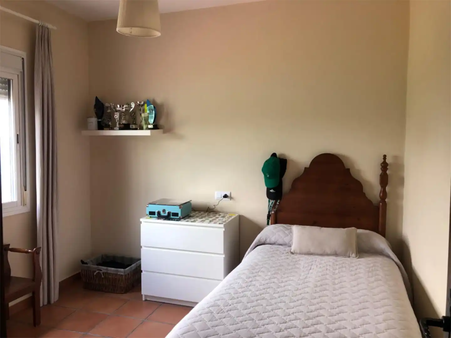 Dormitori de Casa o xalet en venda en Bornos amb Aire condicionat i Jardí privat