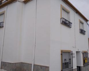 Vista exterior de Casa adosada en venda en Fines amb Terrassa