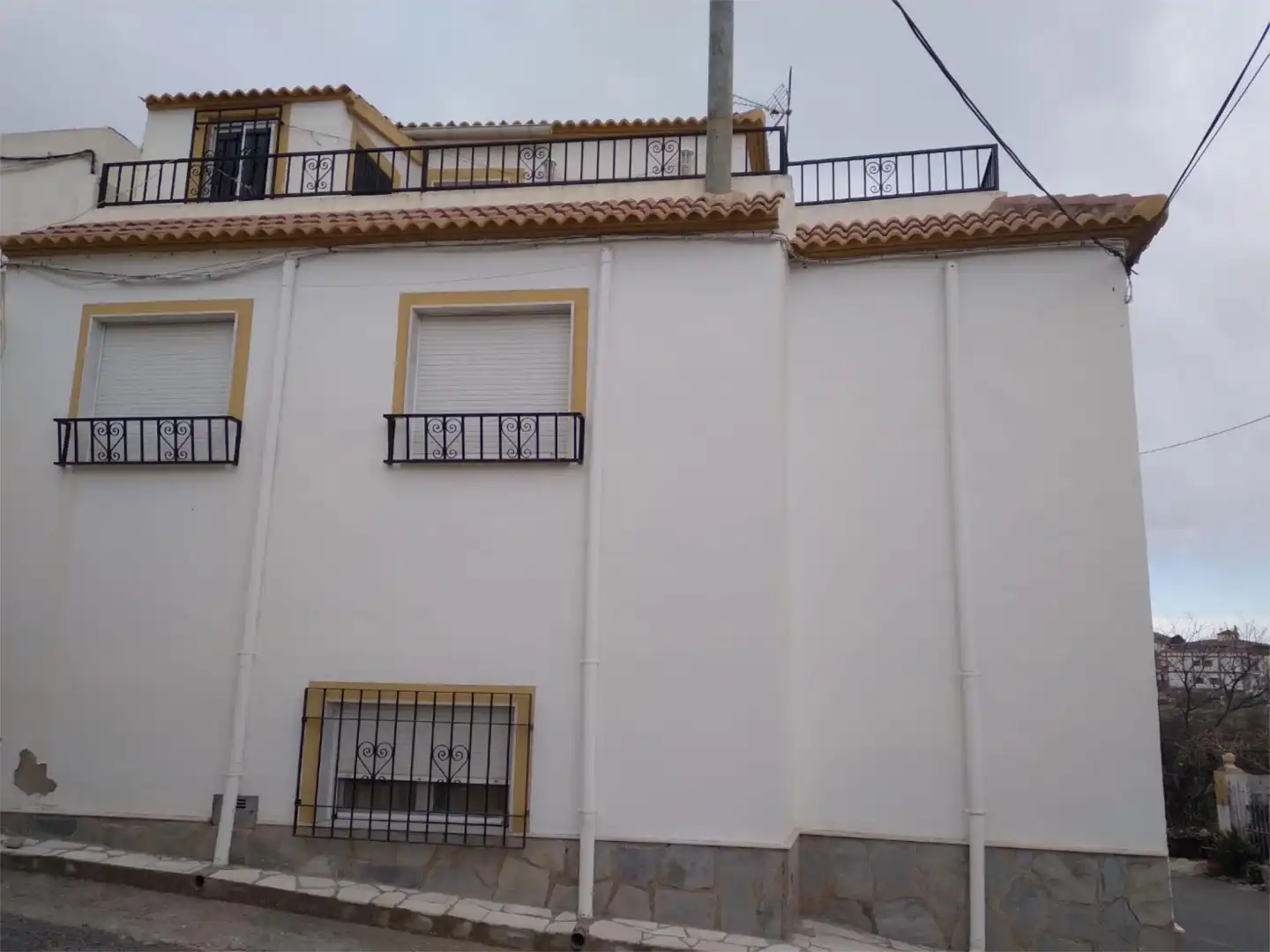 Exterior view of Detached homes for sale in Fines  with Terrace, Furnished and Oven