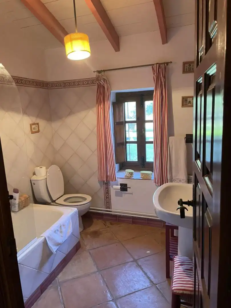 Finca rústica en venta en Zufre Baño de Finca rústica en venta en Zufre con Calefacción, Jardín privado y Terraza