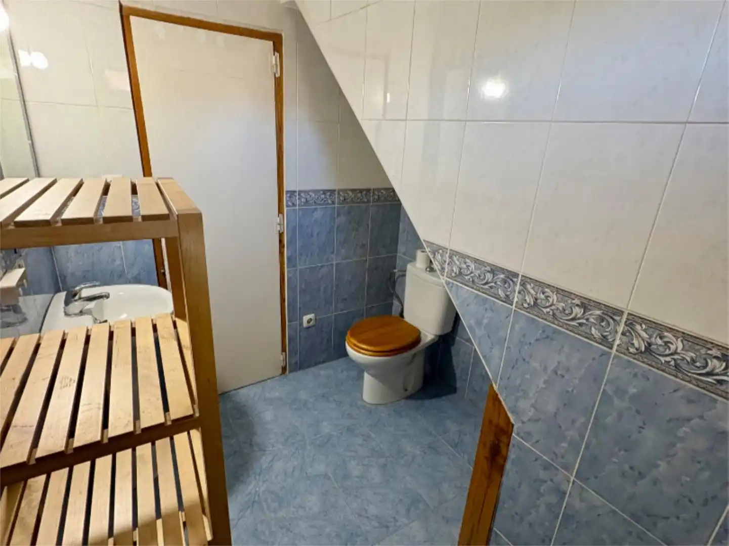 Casa adosada en venta en Calle Morales, 28, Casavieja Baño de Casa adosada en venta en Casavieja con Calefacción, Trastero y Amueblado