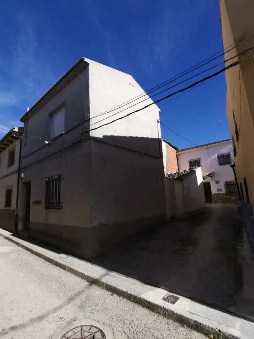 Vista exterior de Casa adosada en venta en Saelices