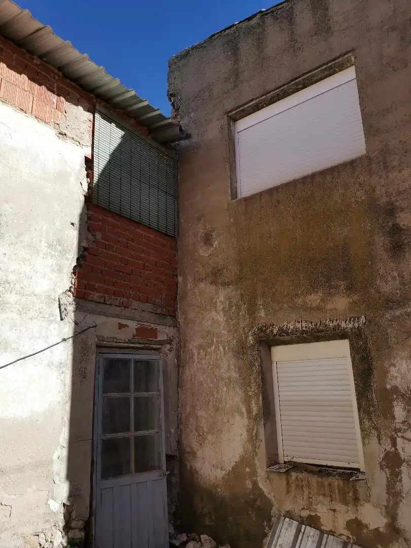 Vista exterior de Casa adosada en venta en Saelices