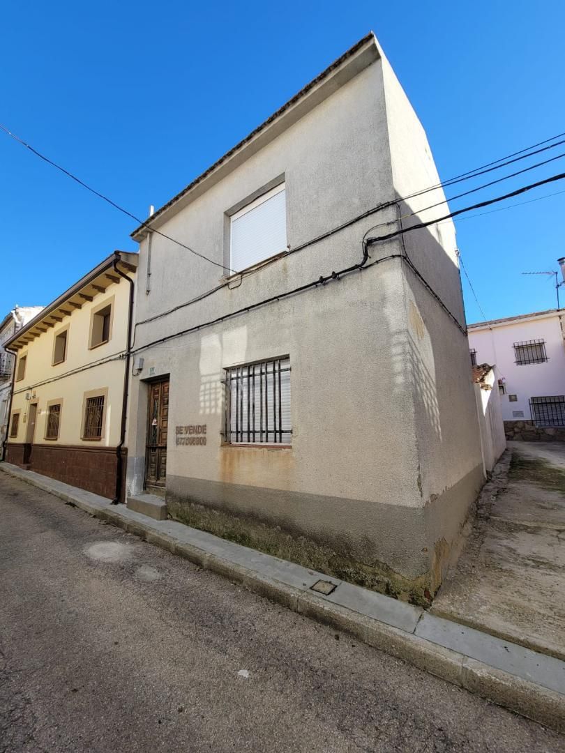 Vista exterior de Casa adosada en venda en Saelices