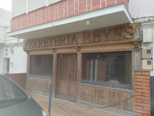 Local comercial en Alquiler en Calle Nuestra Señora de los Remedios, 10 en El Chorrillo - El Molino