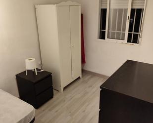 Bedroom of Flat to share in  Sevilla Capital  with Air Conditioner, Heating and Parquet flooring
