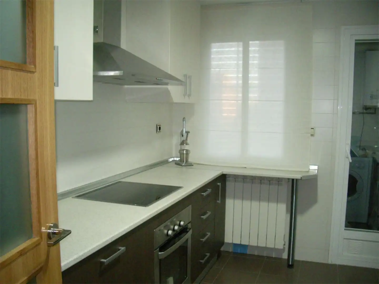 Piso de alquiler en Calle San Sebastian de la Gomera, 10, Avda. Federico Garcia Lorca - Nueva Estación Autobuses Cocina de Piso de alquiler en Granada con Aire acondicionado, Calefacción y Jardín privado
