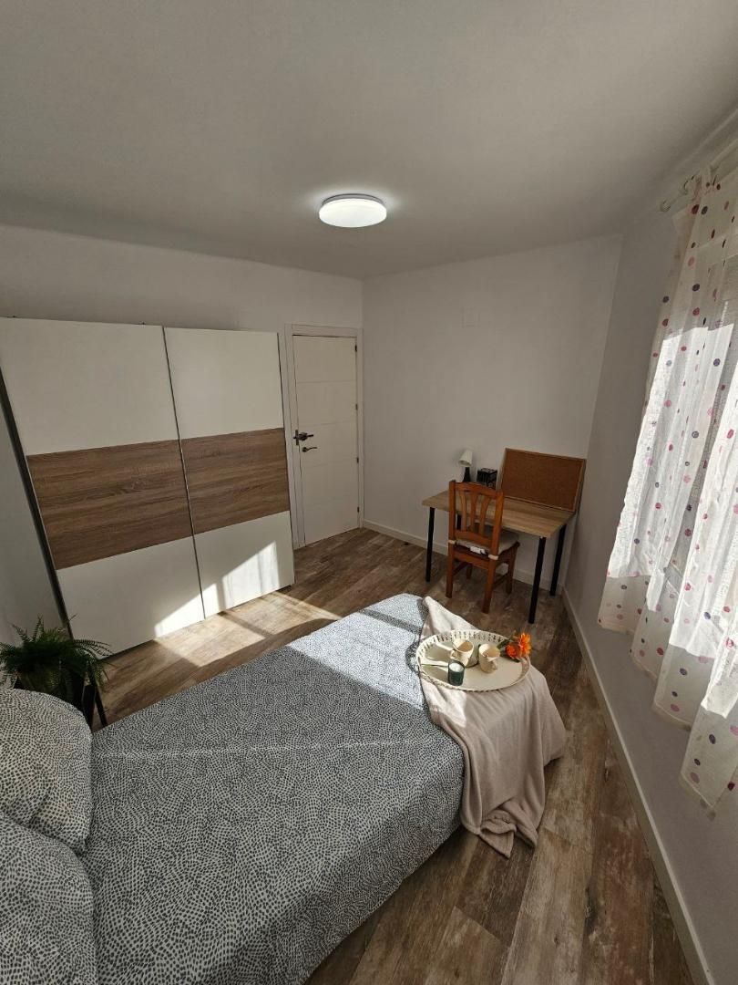 Flat to share in Calle Buen Suceso, 24, Centro - El Castillo