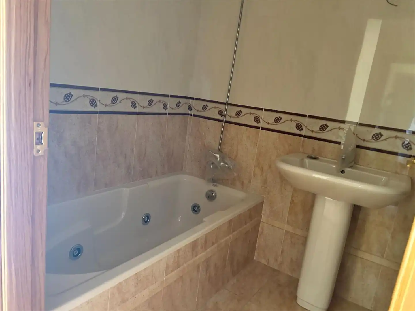 Piso en venta en Avenida Pérez Galdós, 29, Gran Via Baño de Piso en venta en Logroño con Aire acondicionado, Jardín privado y Parquet