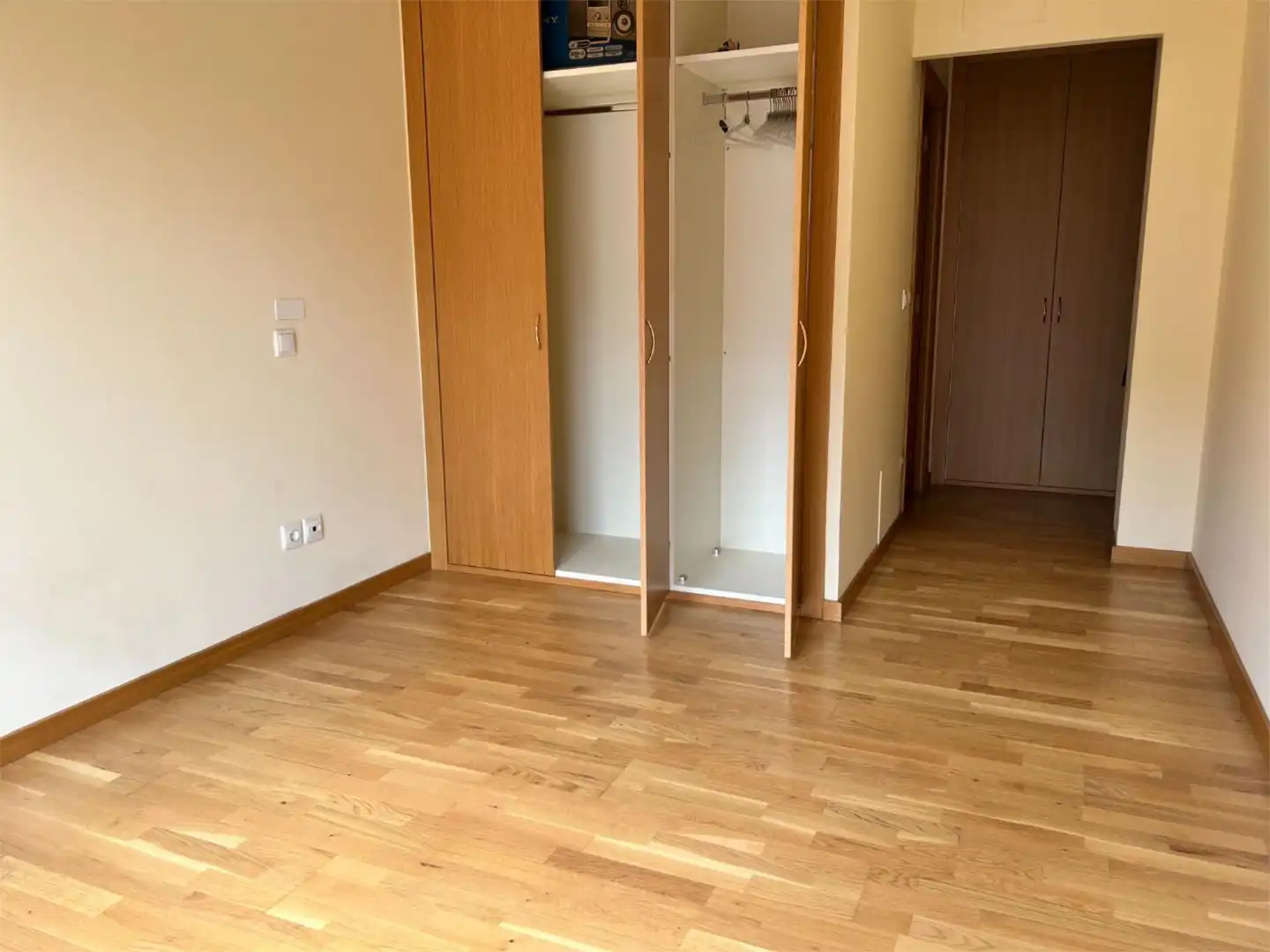 Piso en venta en Avenida Pérez Galdós, 29, Gran Via Habitación de Piso en venta en Logroño con Aire acondicionado, Jardín privado y Parquet
