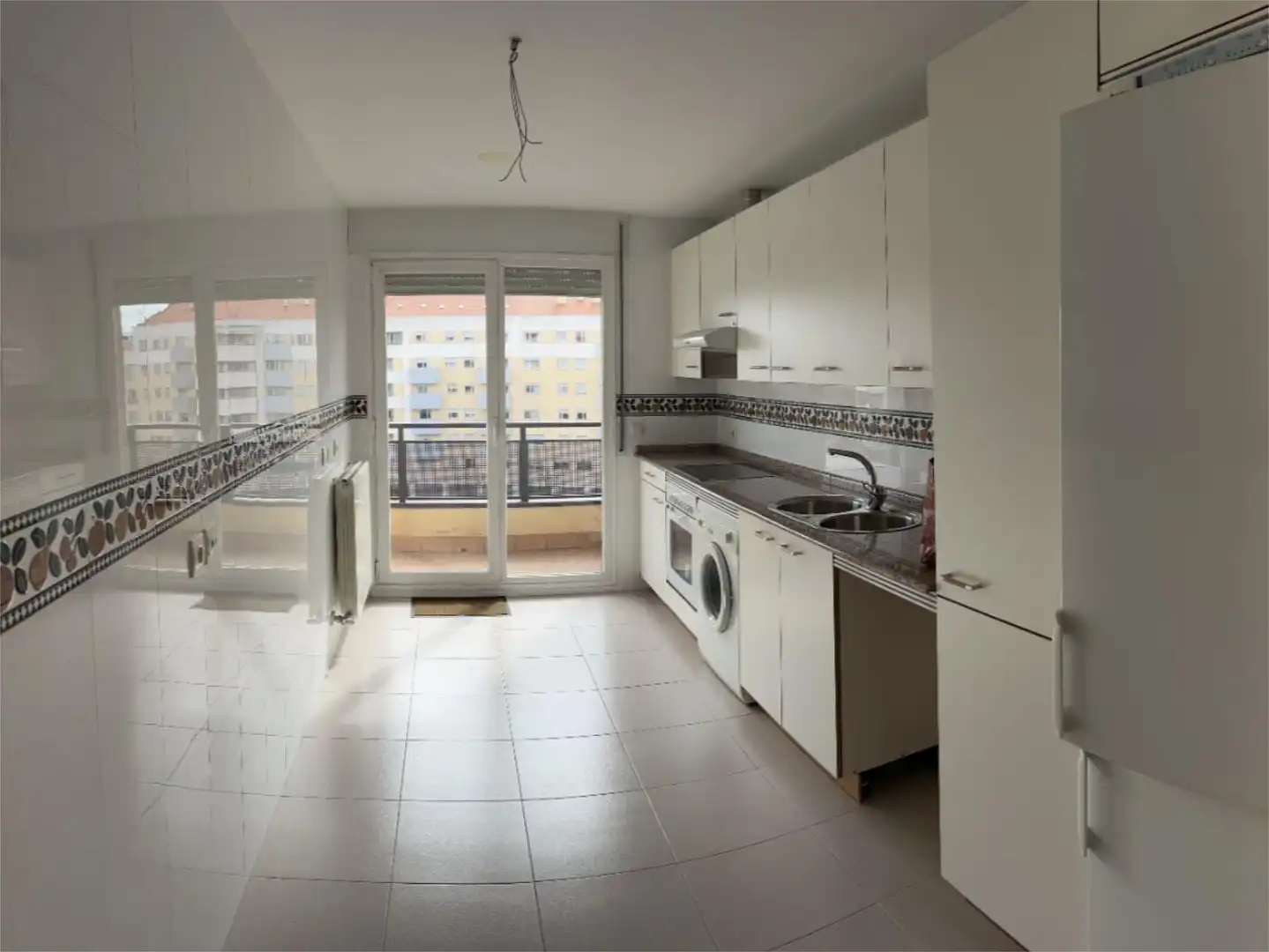 Piso en venta en Avenida Pérez Galdós, 29, Gran Via Cocina de Piso en venta en Logroño con Aire acondicionado, Jardín privado y Parquet