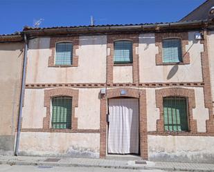 Vista exterior de Casa adosada en venda en Lastras de Cuéllar