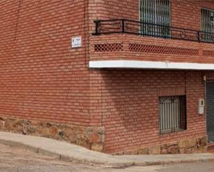 Vista exterior de Casa adosada en venda en Villamanrique amb Aire condicionat i Balcó