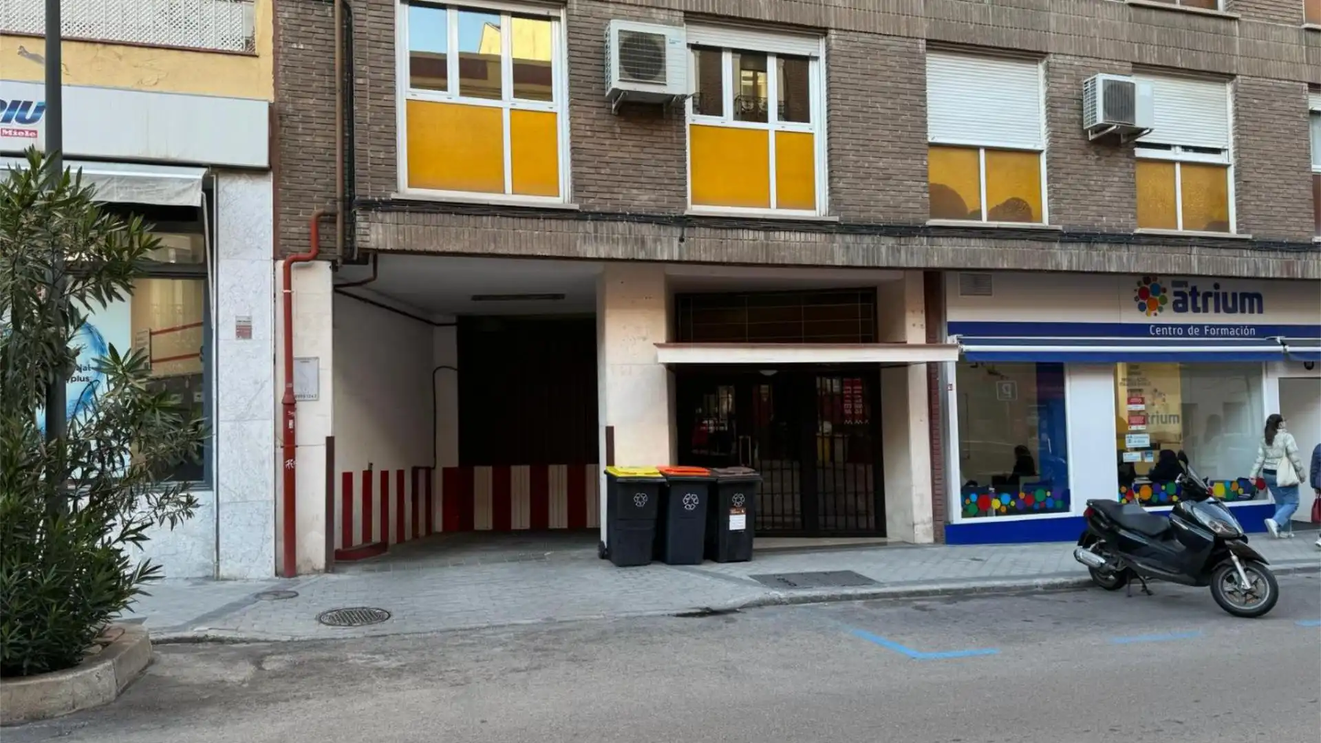 Vista exterior de Garaje de alquiler en  Madrid Capital