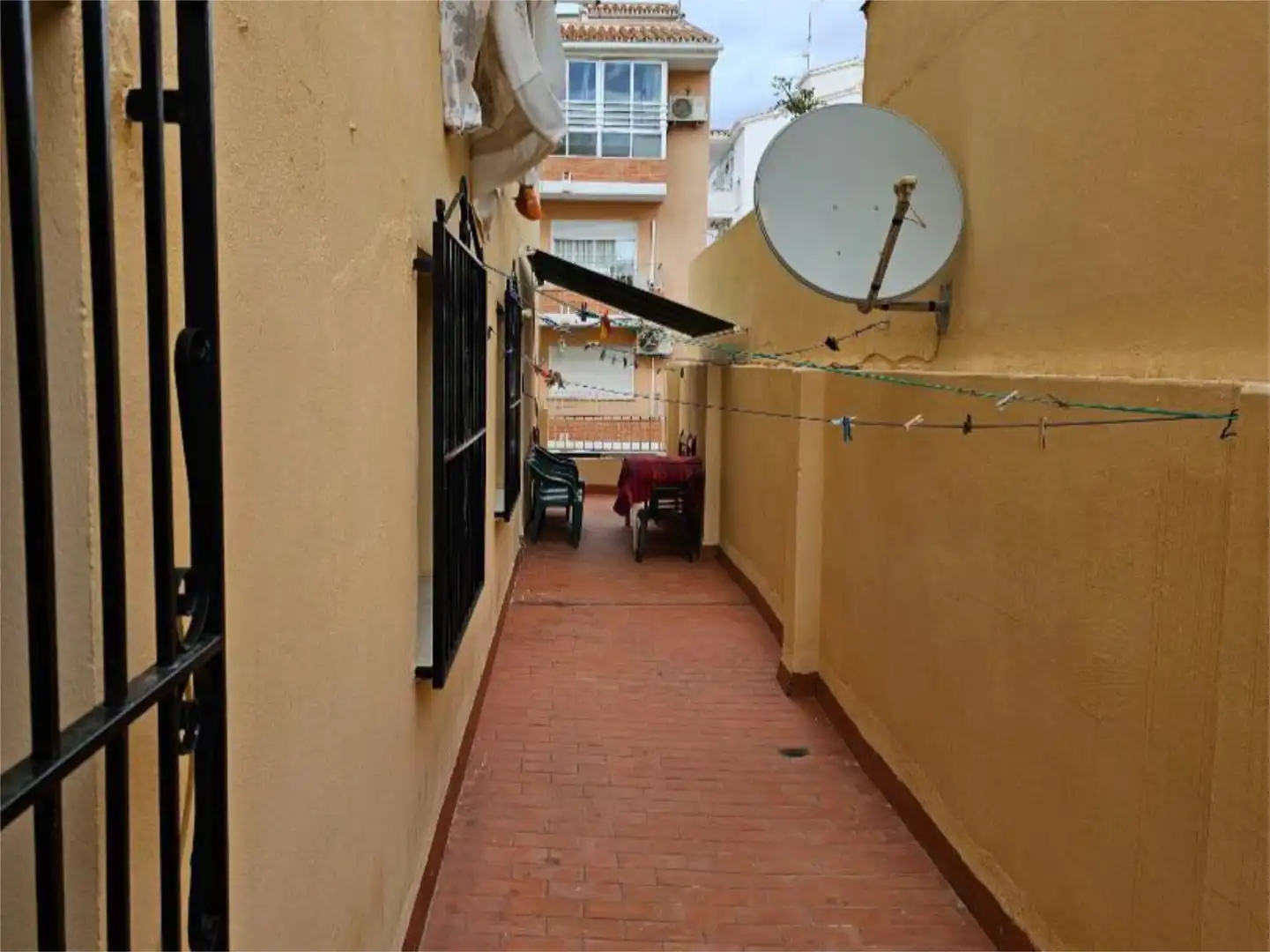 Habitación en Calle Loja, 21, Capuchinos - Los Olivos Vista exterior de Piso para compartir en Vélez-Málaga con Amueblado y Balcón