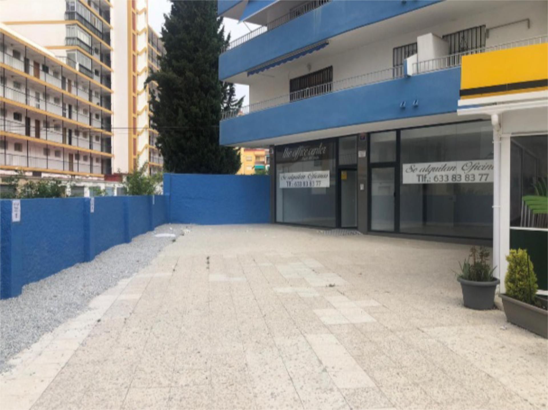 Vista exterior de Oficina de lloguer en Vélez-Málaga