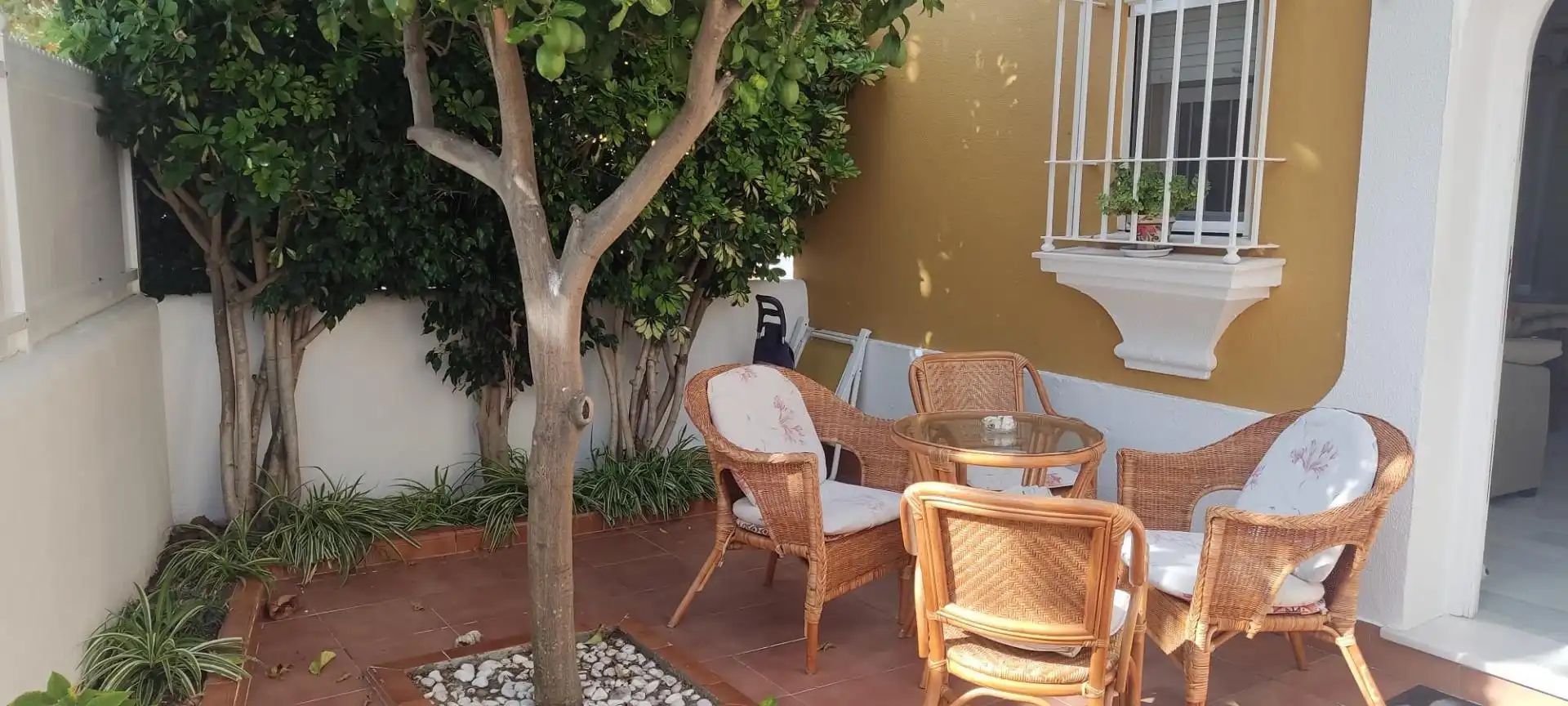 Casa adosada de lloguer a Avenida Catavino de Oro, 13, Bahia Luz - La Forestal Jardí de Casa adosada de lloguer en Rota amb Jardí privat, Parquet i Terrassa