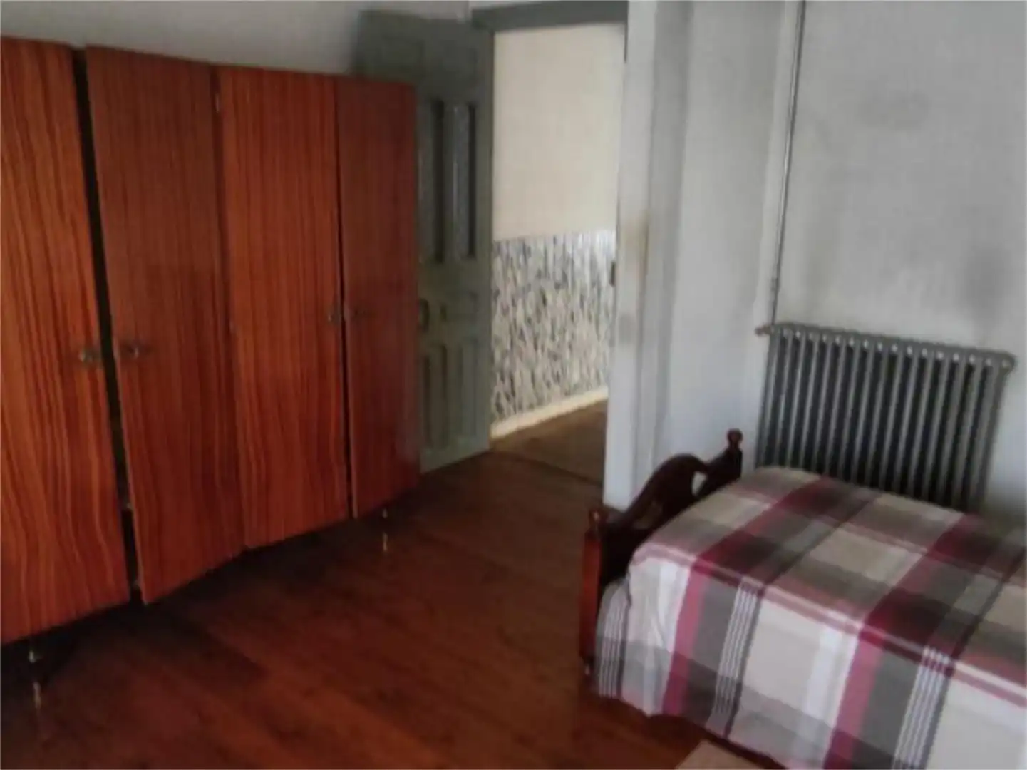 Casa adosada en venta en Calle San Quirico y Santa Julita, 24, Covaleda Habitación de Casa adosada en venta en Covaleda con Calefacción