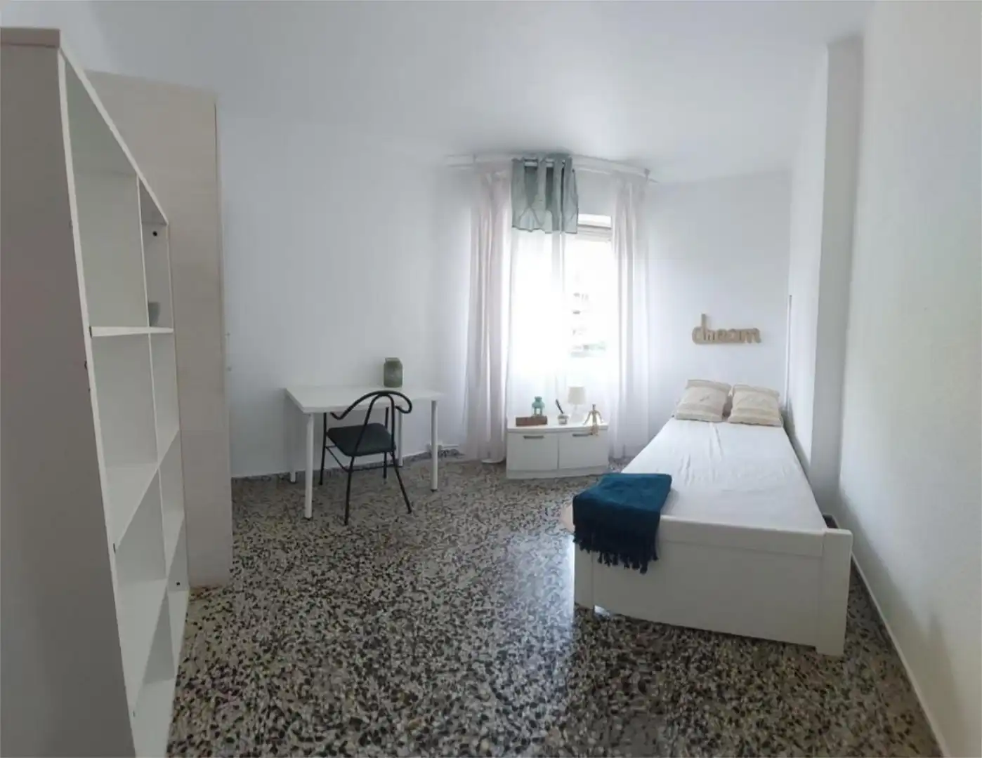 Room in Carrer de l'Almirall Cervera, 2, El Grao Bedroom of Flat for share in Castellón de la Plana / Castelló de la Plana