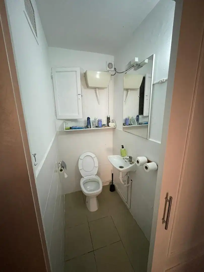 Room in Carrer de l'Almirall Cervera, 2, El Grao Bathroom of Flat for share in Castellón de la Plana / Castelló de la Plana