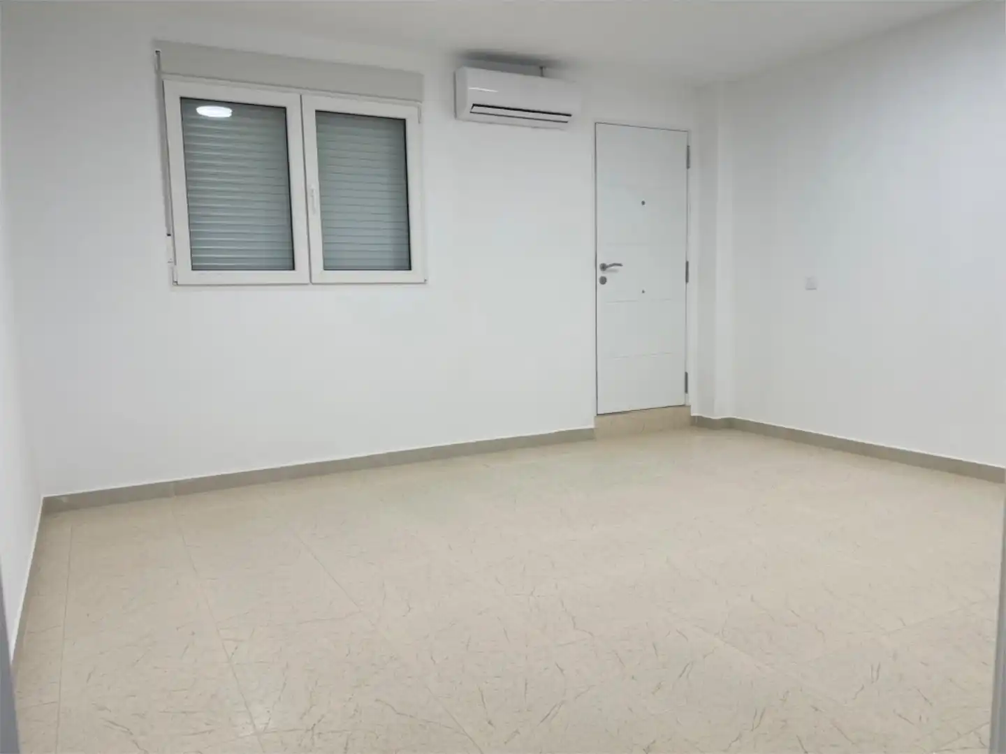 Houses for sale in Villanueva de Castellón  with Air Conditioner