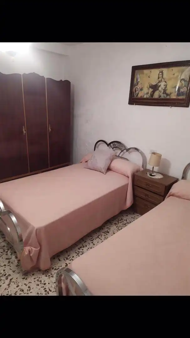 Casa adosada en venda a Calle Calvario, 34, Orcera Dormitori de Casa adosada en venda en Orcera amb Aire condicionat, Terrassa i Traster