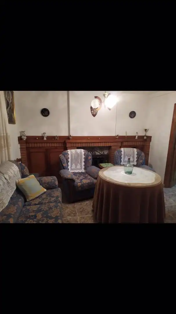 Casa adosada en venda a Calle Calvario, 34, Orcera Sala d'estar de Casa adosada en venda en Orcera amb Aire condicionat, Terrassa i Traster