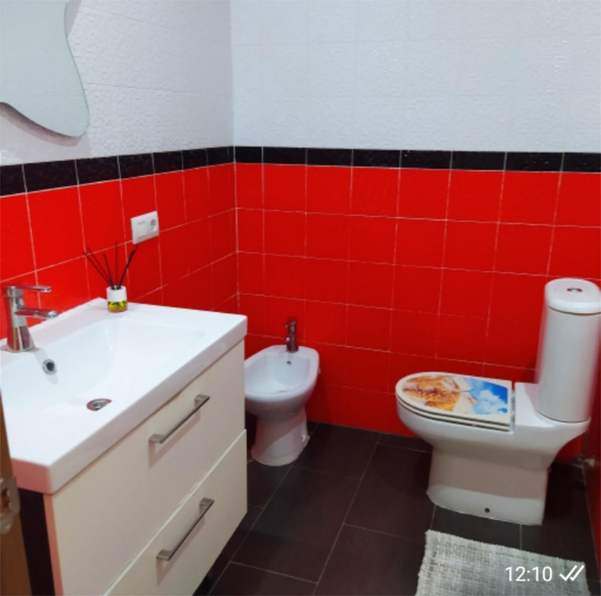 Bathroom of Apartment to rent in Conil de la Frontera
