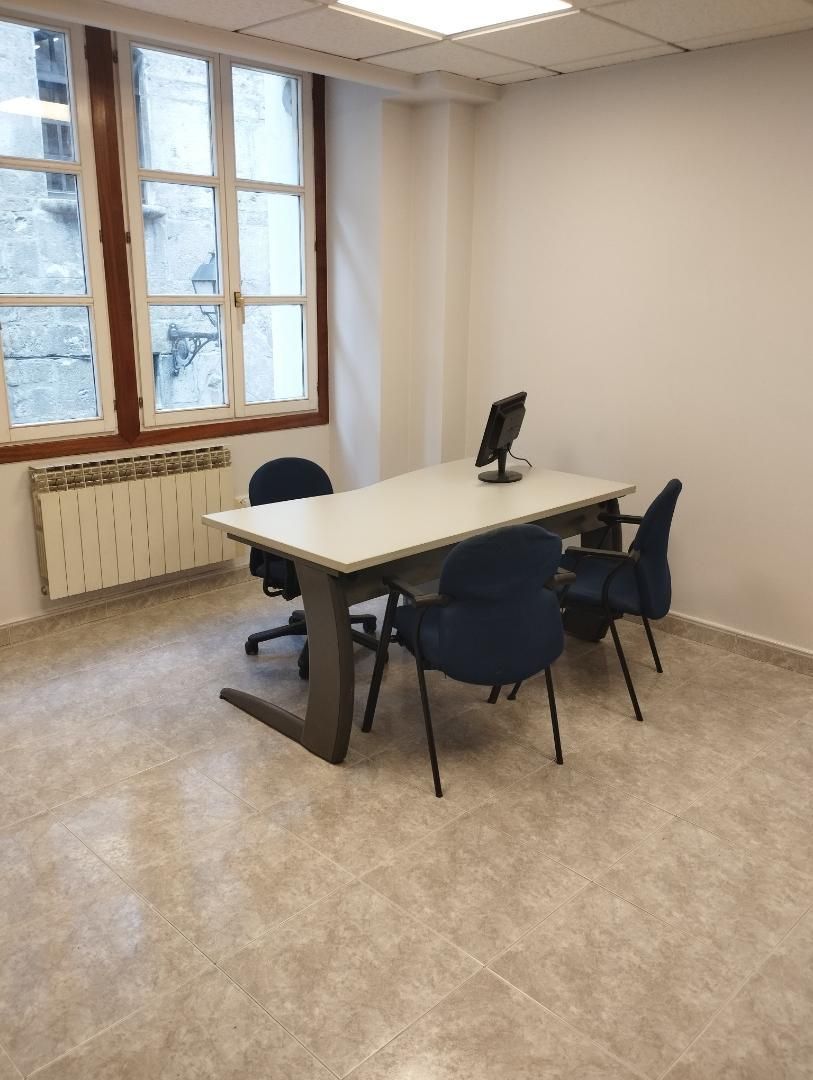Office to rent in Bergara