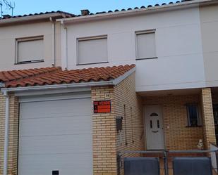 Exterior view of Single-family semi-detached for sale in Torroella de Montgrí  with Terrace and Balcony