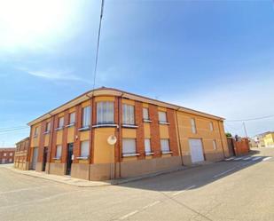 Vista exterior de Casa o xalet en venda en Zotes del Páramo amb Terrassa