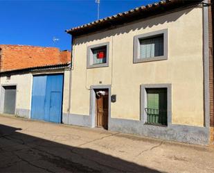 Exterior view of Single-family semi-detached for sale in Villalpando