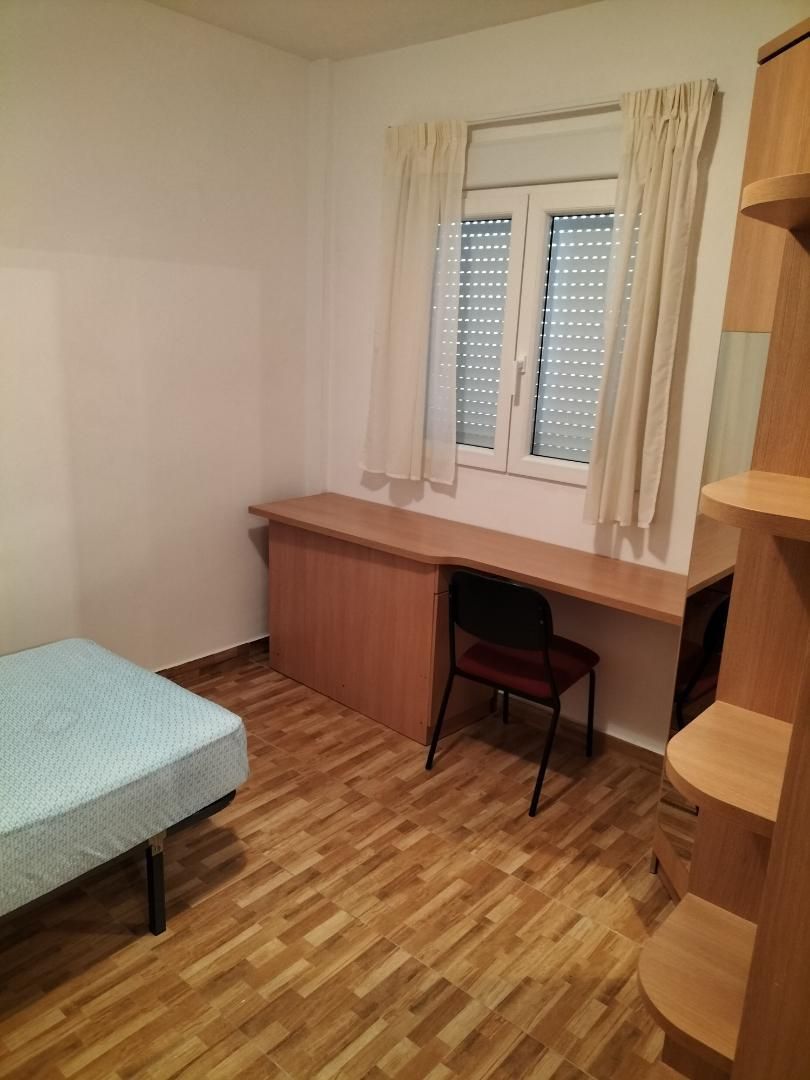 Flat to rent in Rodrigo de Triana, 19, Residencial Triana - Barrio Alto