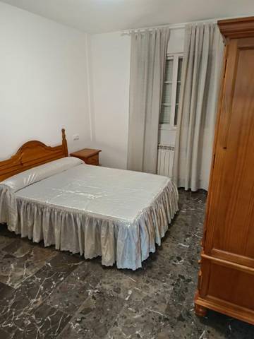 Piso en Alquiler en Rodrigo de Triana, 19 en Residencial Triana - Barrio Alto