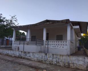Vista exterior de Casa o xalet en venda en Guadassuar amb Terrassa i Piscina