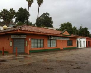 Vista exterior de Local en venda en San Roque