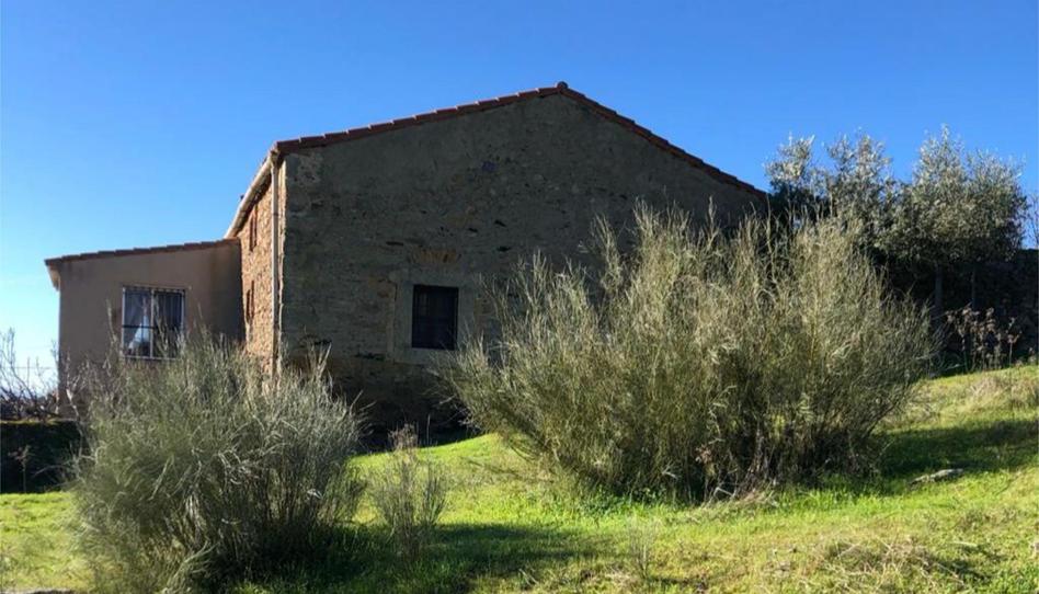 Photo 1 of Country house for sale in Plasenzuela, Cáceres